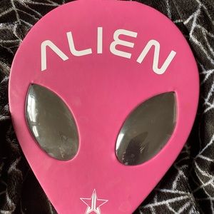 JEFFREE star Alien palette